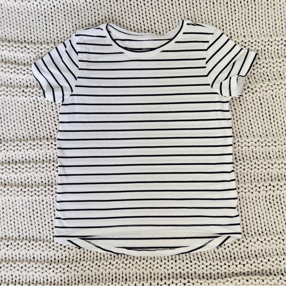 Old Navy Classic Striped Kids Tee - White and Black Girl's Medium